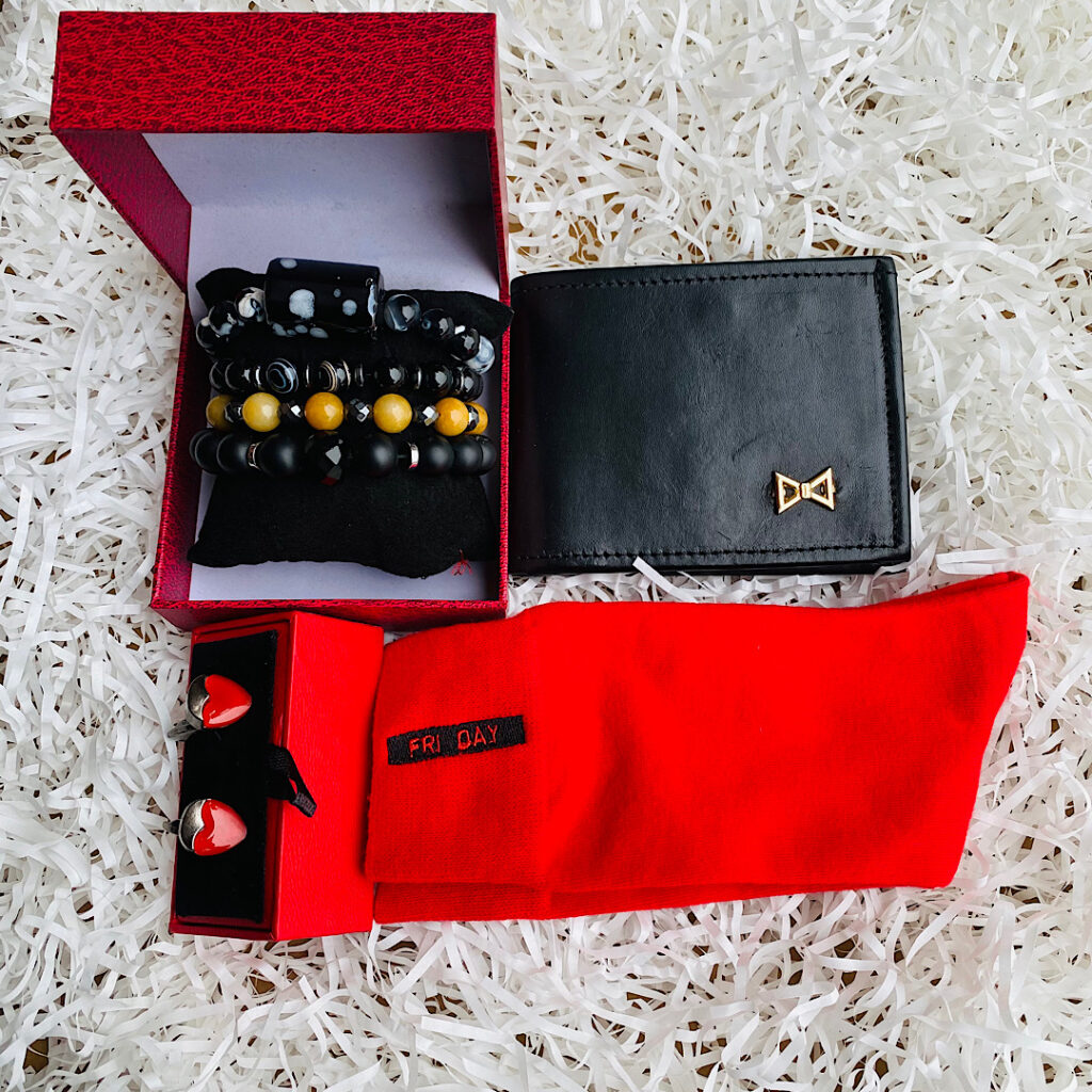 Classic man red theme gift set Surulere Lagos (Socks African bracelet wallet cufflinks)